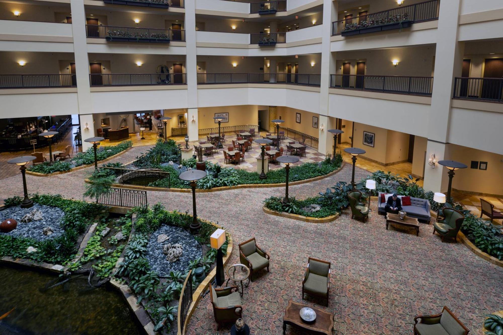 Renaissance Tulsa Hotel & Convention Center Exterior foto